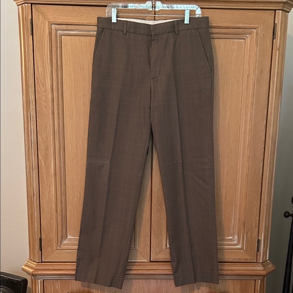 Banana Republic Other - Banana Republic Modern Fit Men's Tan Dress Pants 32 x 32